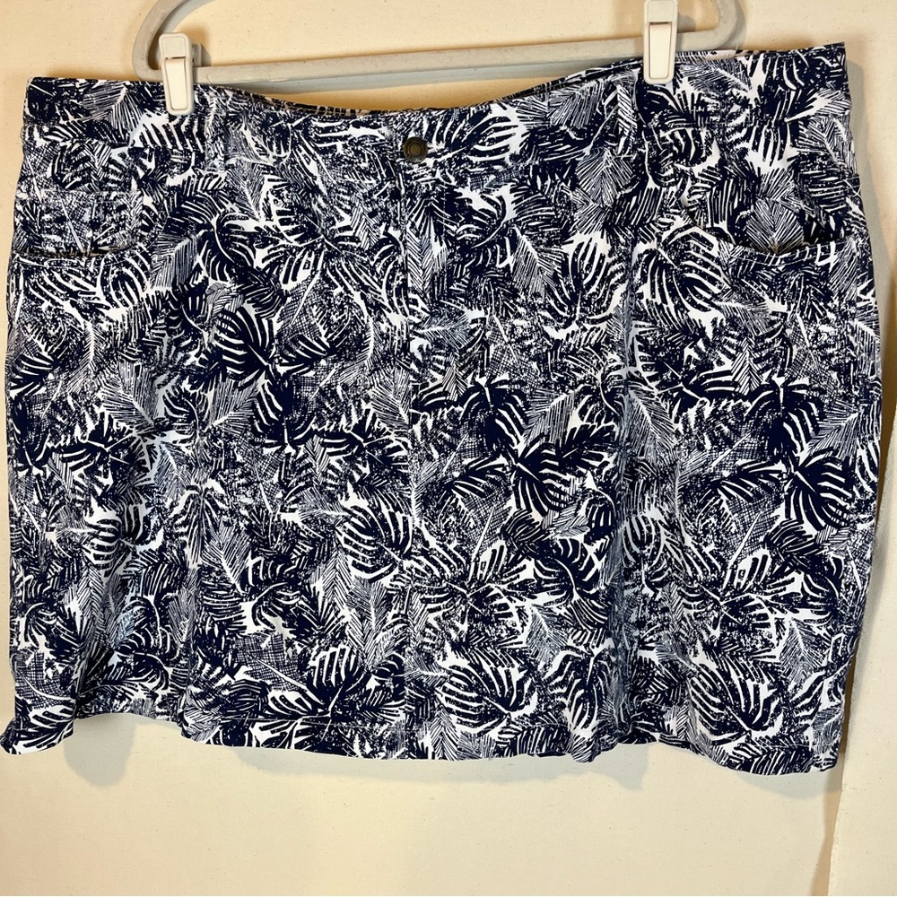 Woman‎ Within Navy and White Leaf Print SKORT 28W Summer Vacation Resort
